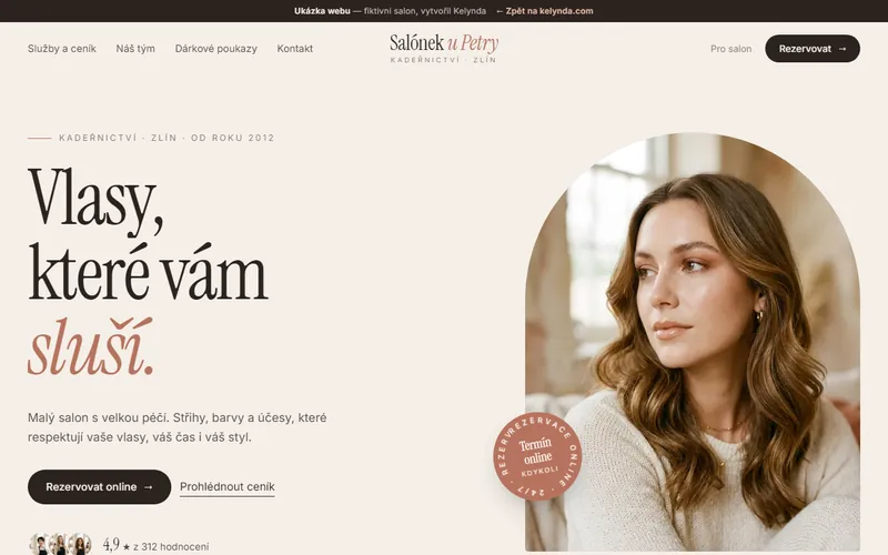 Úvodní stránka ukázkového webu kadeřnictví Salónek u Petry s tlačítkem Rezervovat online